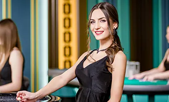 Biểu tượng bảo mật với khóa và lá chắn